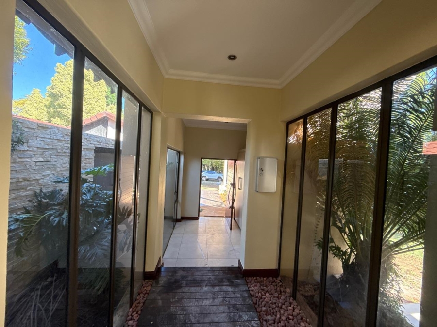 To Let 4 Bedroom Property for Rent in Beverley Gardens Gauteng