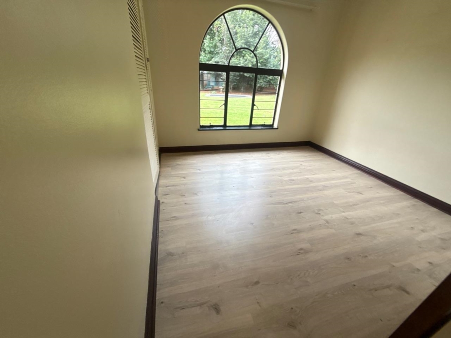 To Let 4 Bedroom Property for Rent in Beverley Gardens Gauteng