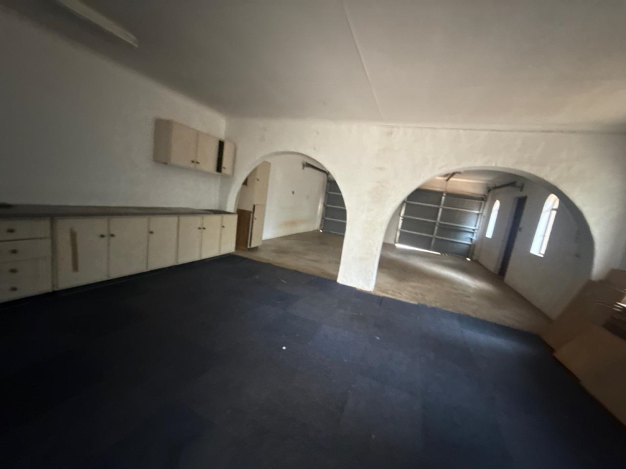 To Let 4 Bedroom Property for Rent in Beverley Gardens Gauteng