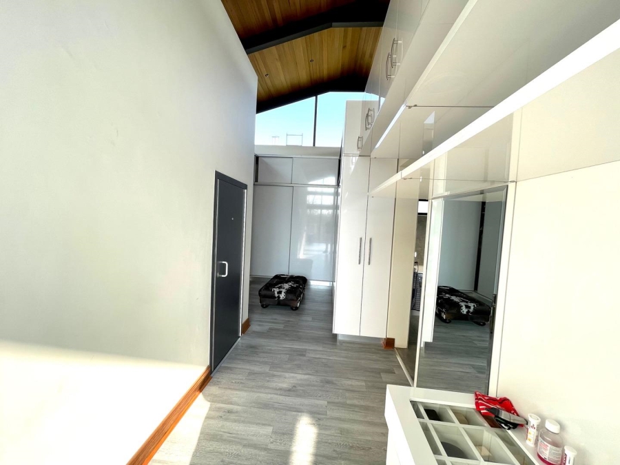 4 Bedroom Property for Sale in Midstream Hill Gauteng