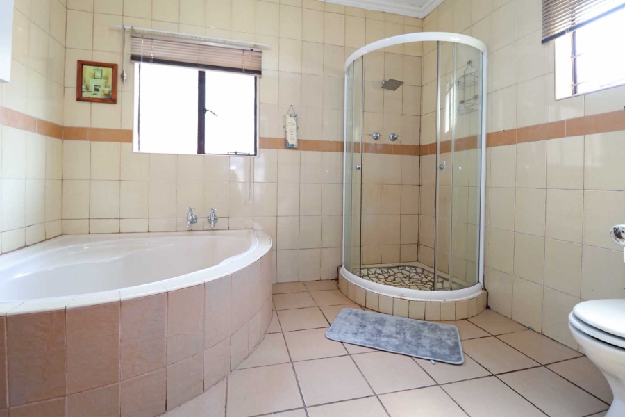 3 Bedroom Property for Sale in Helikonpark Gauteng
