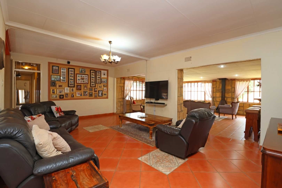 3 Bedroom Property for Sale in Helikonpark Gauteng