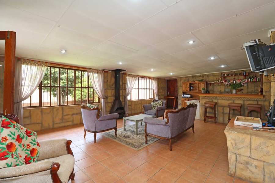 3 Bedroom Property for Sale in Helikonpark Gauteng