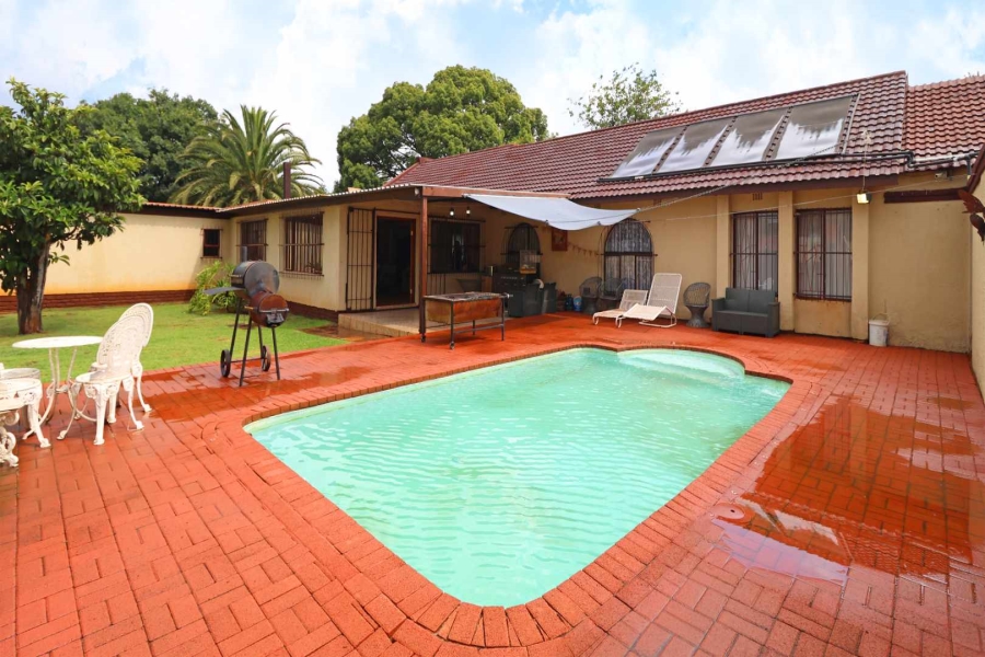 3 Bedroom Property for Sale in Helikonpark Gauteng