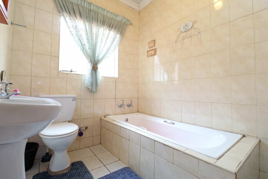 3 Bedroom Property for Sale in Helikonpark Gauteng