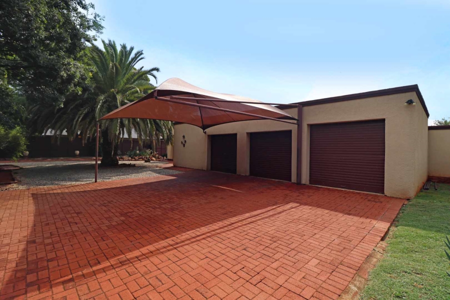 3 Bedroom Property for Sale in Helikonpark Gauteng