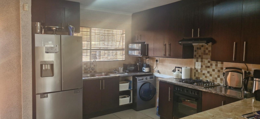3 Bedroom Property for Sale in Edleen Gauteng