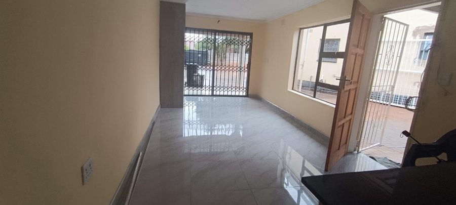1 Bedroom Property for Sale in Birchleigh Gauteng