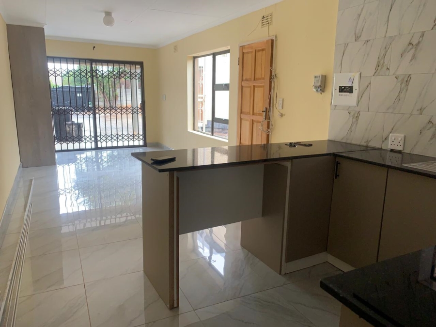 1 Bedroom Property for Sale in Birchleigh Gauteng