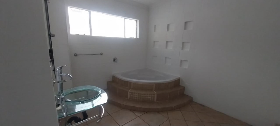 To Let 3 Bedroom Property for Rent in Raceview Gauteng