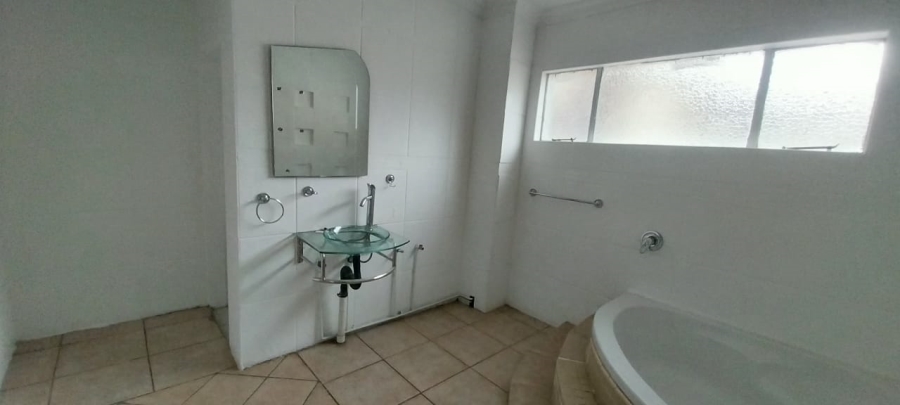 To Let 3 Bedroom Property for Rent in Raceview Gauteng