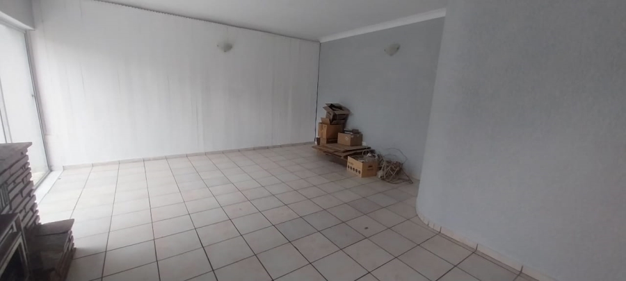 To Let 3 Bedroom Property for Rent in Raceview Gauteng