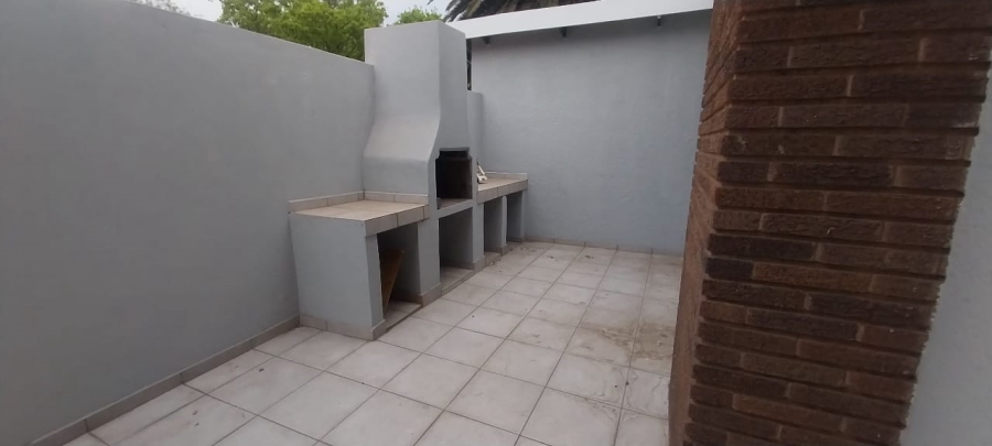 To Let 3 Bedroom Property for Rent in Raceview Gauteng