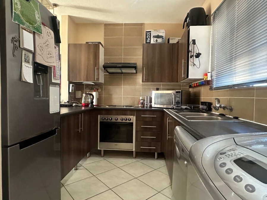 2 Bedroom Property for Sale in Monavoni Gauteng