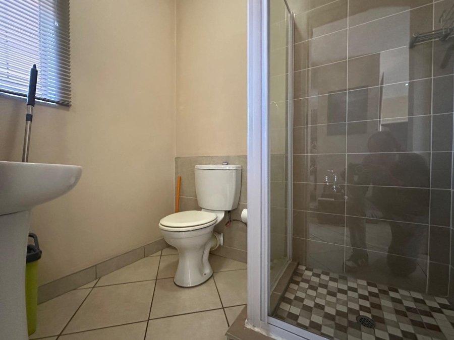 2 Bedroom Property for Sale in Monavoni Gauteng