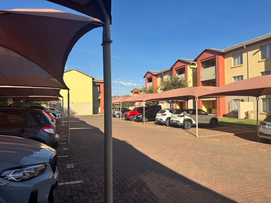 2 Bedroom Property for Sale in Monavoni Gauteng