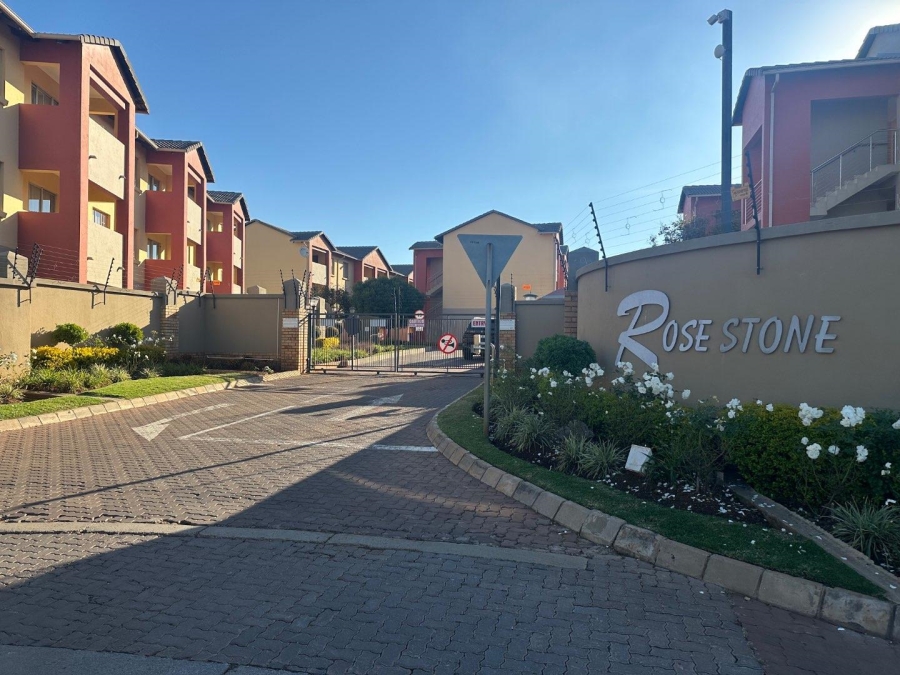 2 Bedroom Property for Sale in Monavoni Gauteng