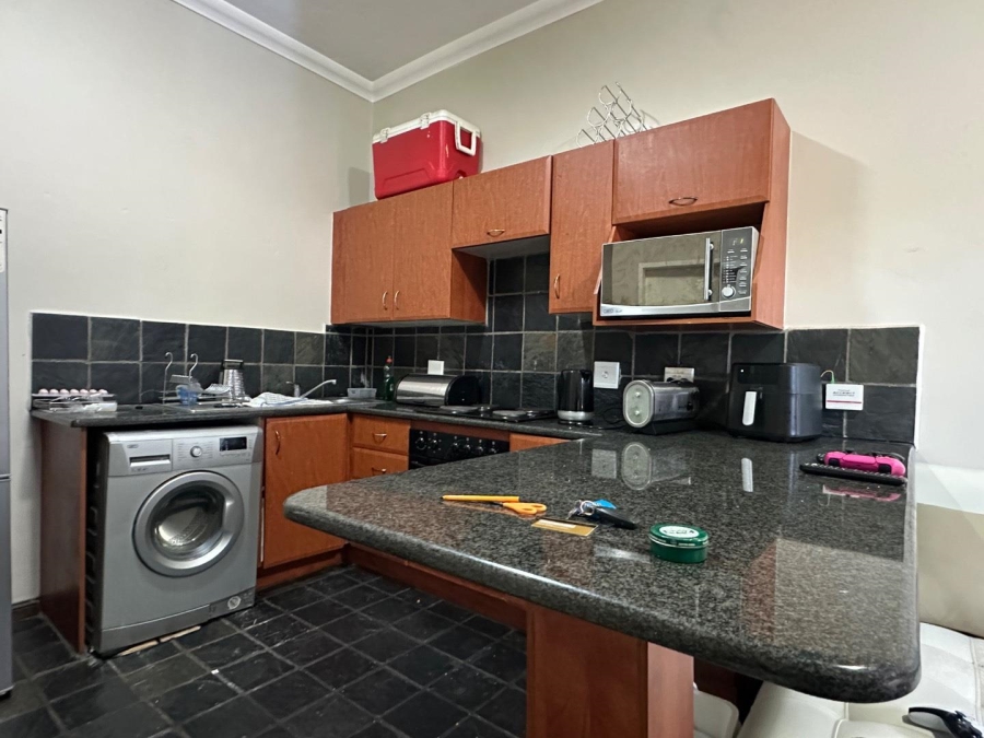 2 Bedroom Property for Sale in Erand Gardens Gauteng