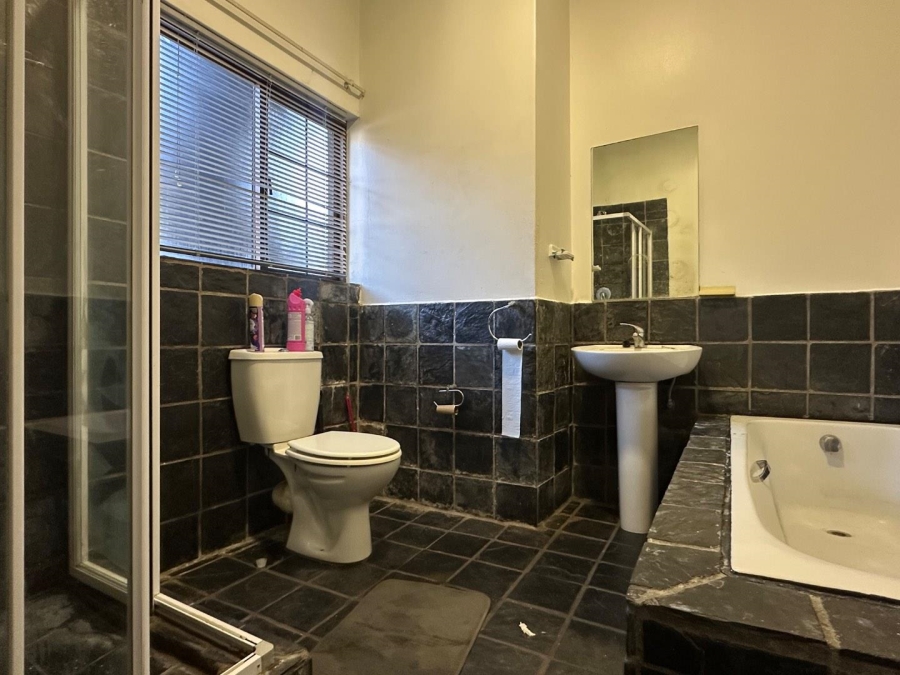 2 Bedroom Property for Sale in Erand Gardens Gauteng