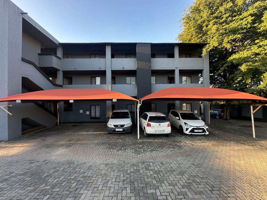 2 Bedroom Property for Sale in Erand Gardens Gauteng