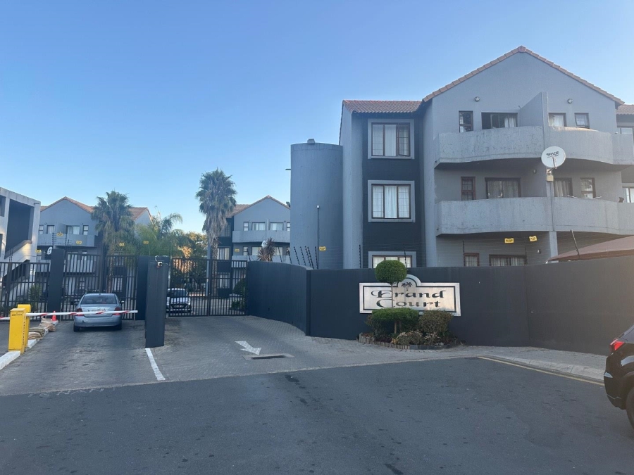 2 Bedroom Property for Sale in Erand Gardens Gauteng