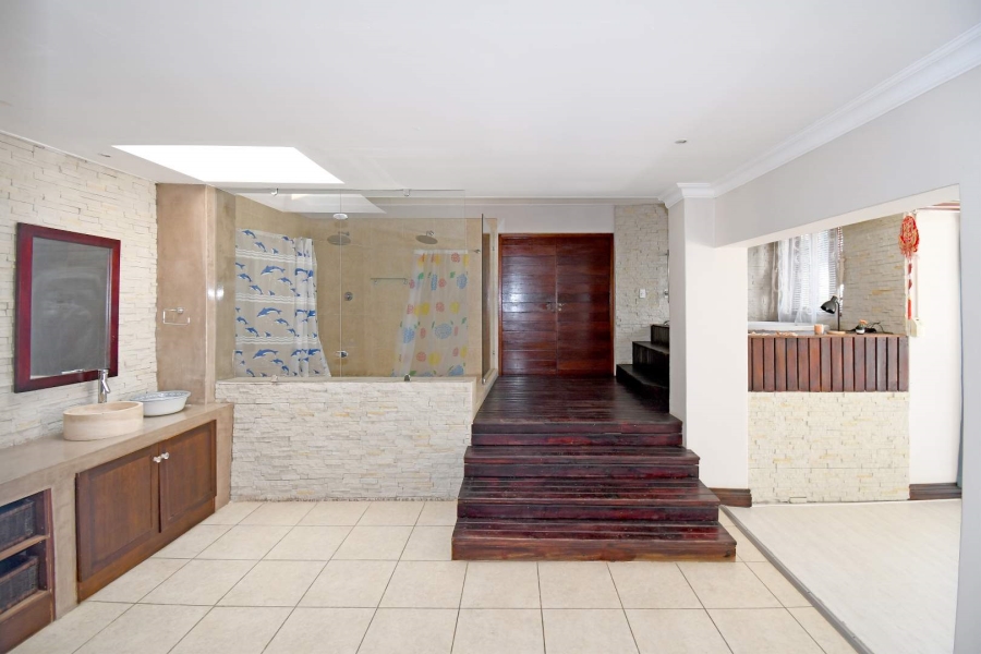 6 Bedroom Property for Sale in Bryanston Gauteng