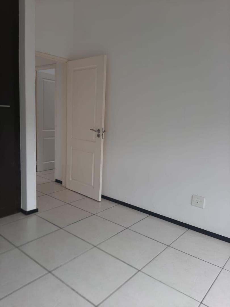 2 Bedroom Property for Sale in Greenstone Hill Gauteng