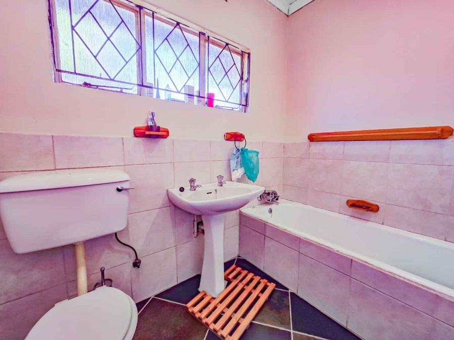 4 Bedroom Property for Sale in Lombardy East Gauteng