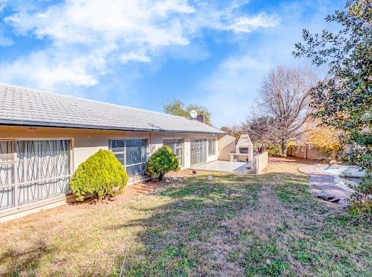 4 Bedroom Property for Sale in Lombardy East Gauteng