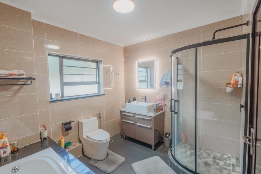 3 Bedroom Property for Sale in Carlswald Gauteng