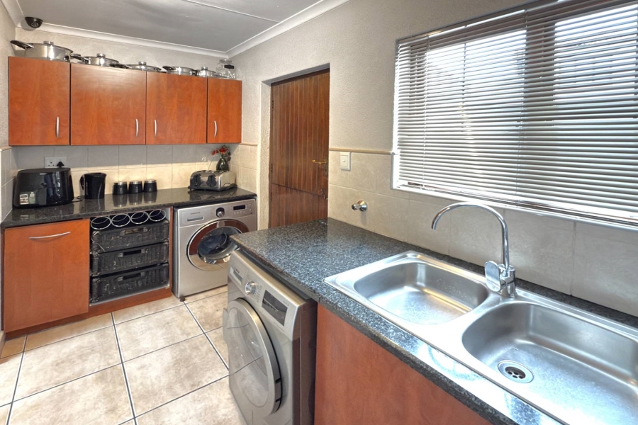 3 Bedroom Property for Sale in Bloubosrand Gauteng