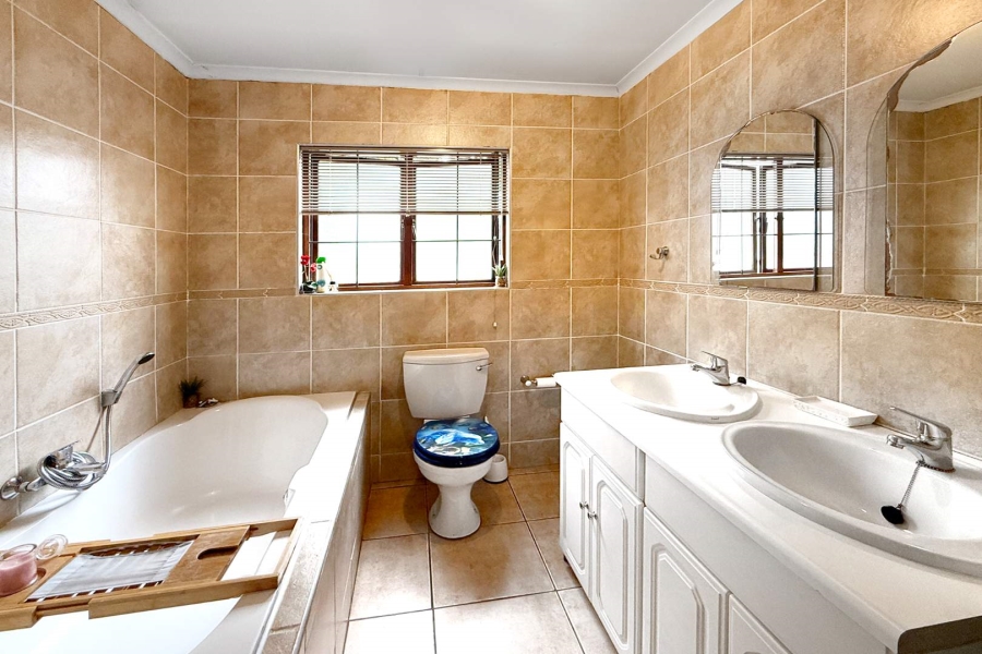 3 Bedroom Property for Sale in Bloubosrand Gauteng