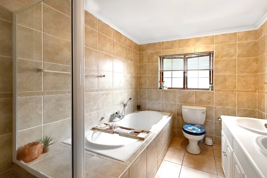 3 Bedroom Property for Sale in Bloubosrand Gauteng