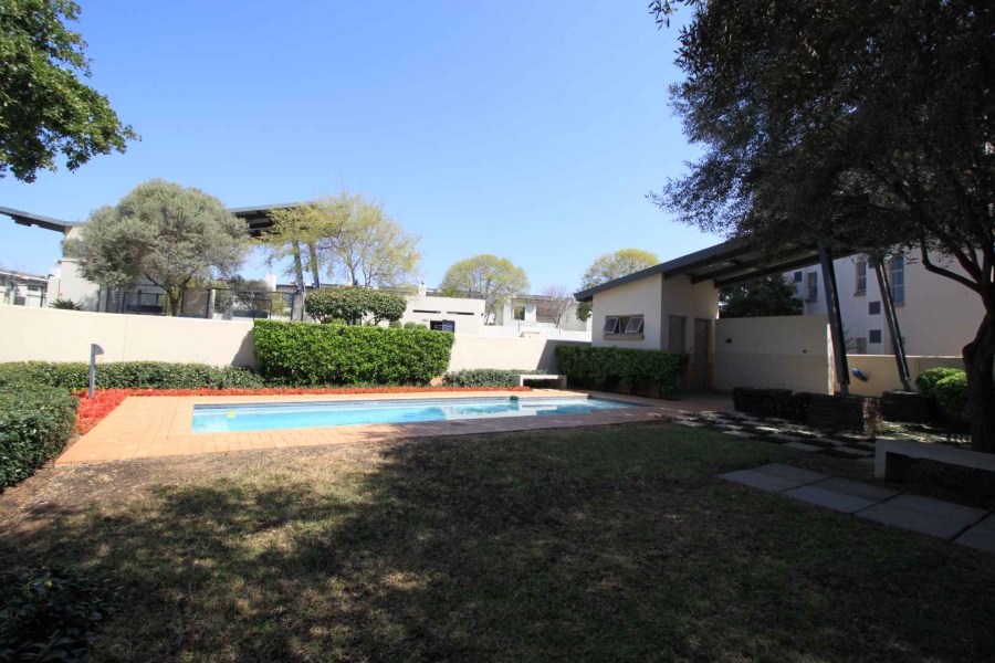 1 Bedroom Property for Sale in Lonehill Gauteng