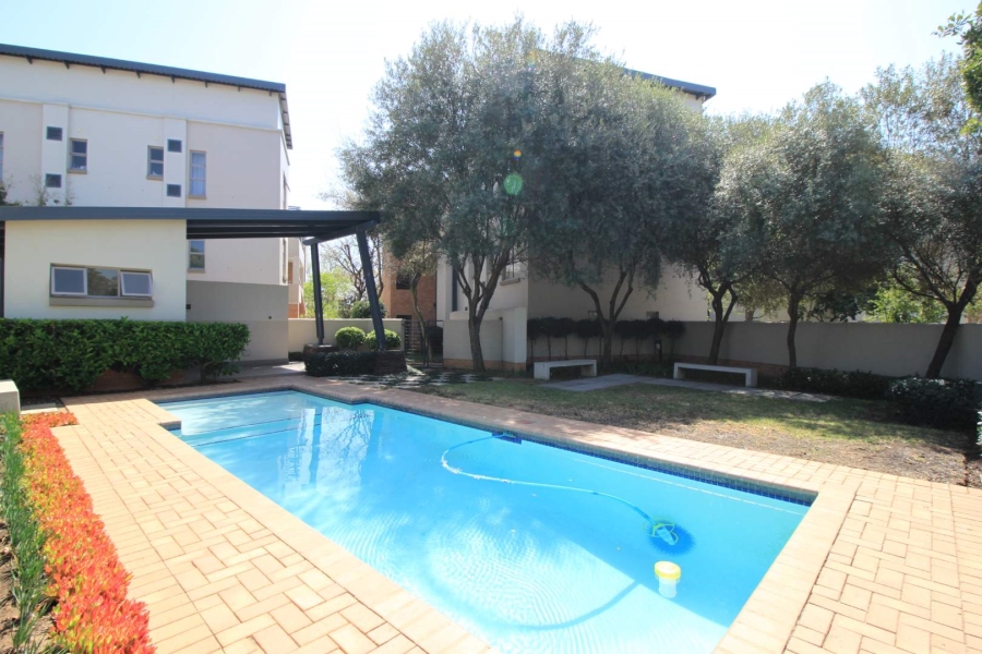 1 Bedroom Property for Sale in Lonehill Gauteng