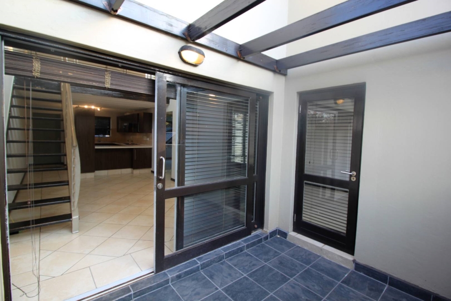 2 Bedroom Property for Sale in Lonehill Gauteng