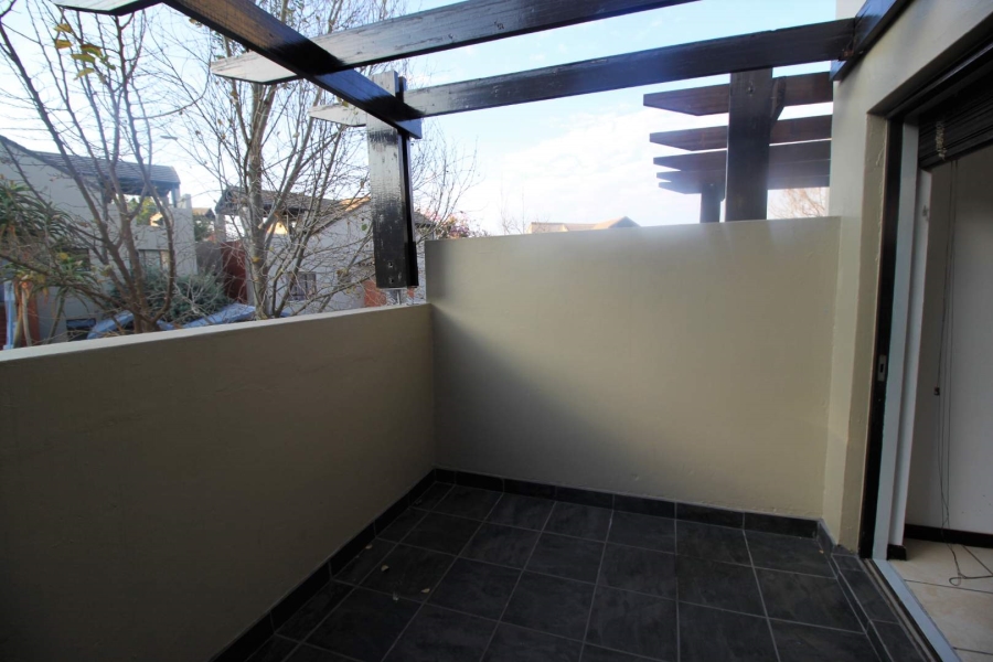 2 Bedroom Property for Sale in Lonehill Gauteng