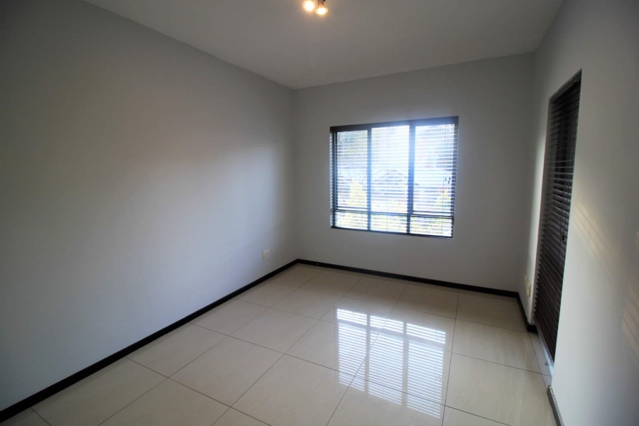 2 Bedroom Property for Sale in Lonehill Gauteng