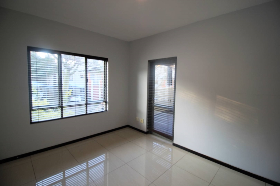 2 Bedroom Property for Sale in Lonehill Gauteng