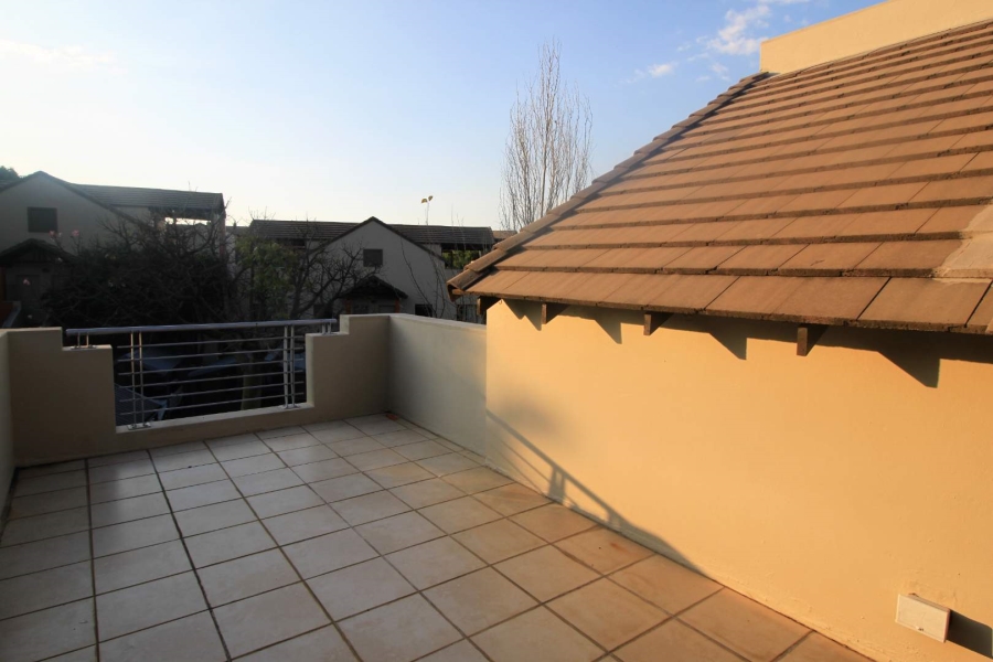 2 Bedroom Property for Sale in Lonehill Gauteng