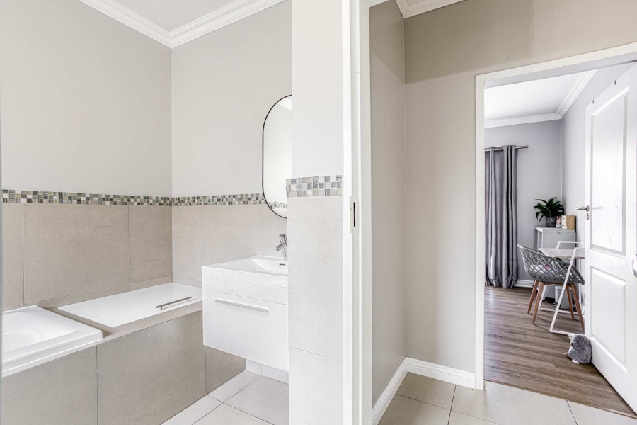 4 Bedroom Property for Sale in Broadacres Gauteng