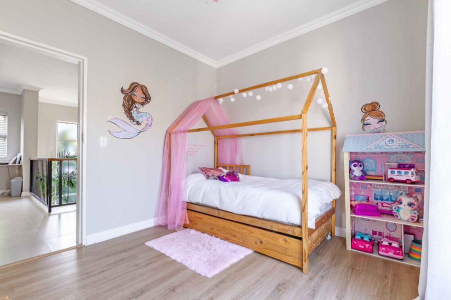 4 Bedroom Property for Sale in Broadacres Gauteng