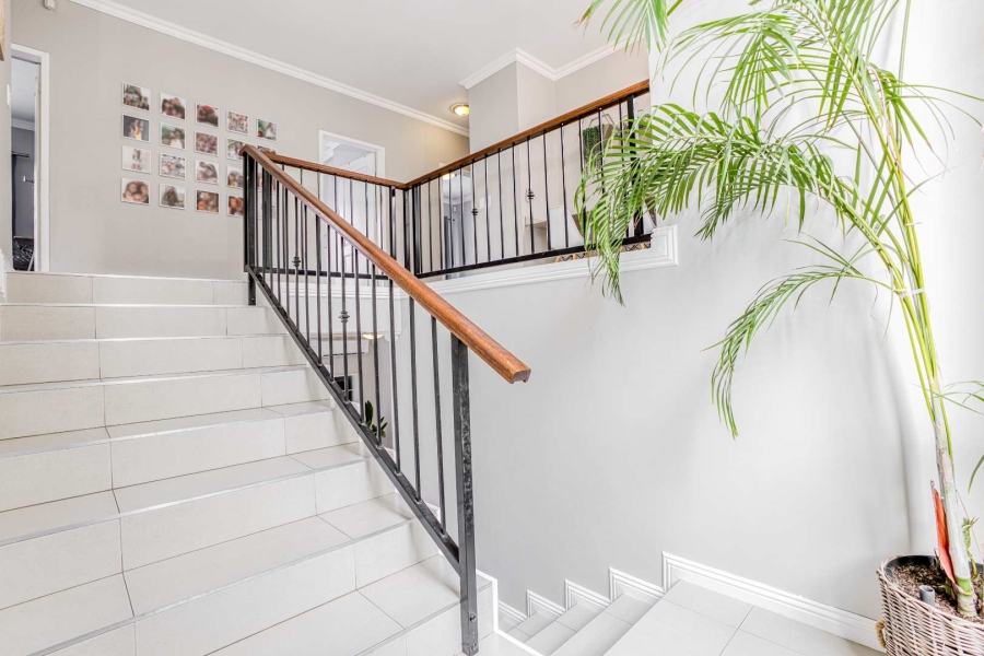 4 Bedroom Property for Sale in Broadacres Gauteng