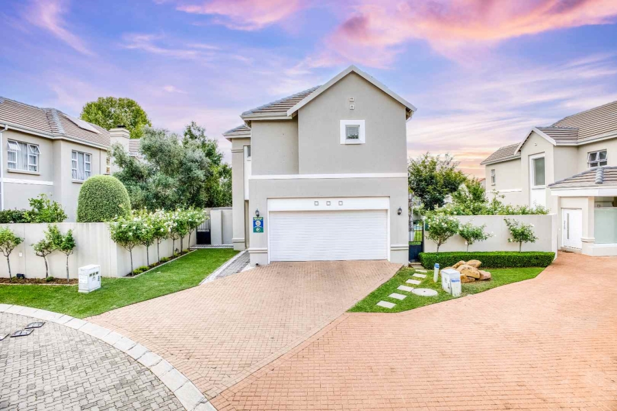 4 Bedroom Property for Sale in Broadacres Gauteng