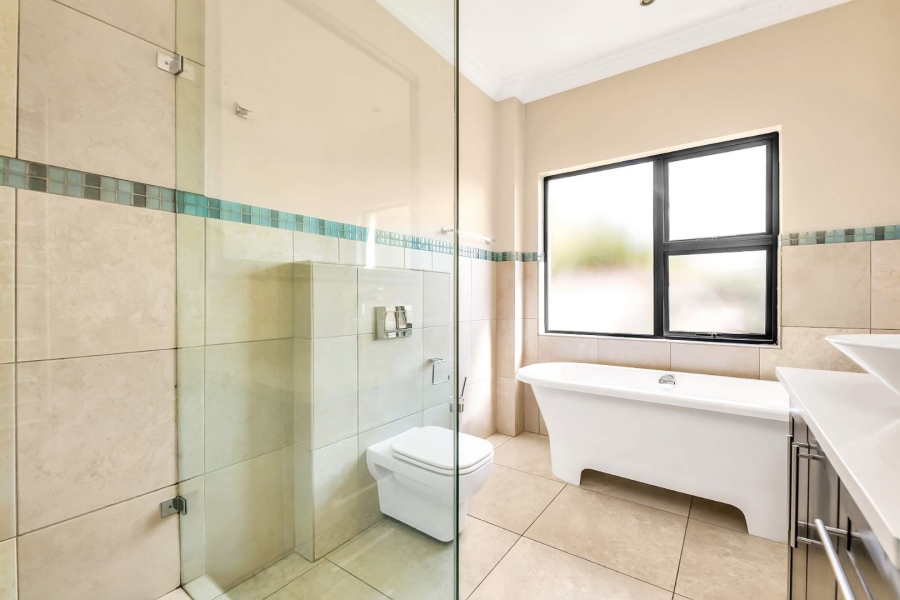 6 Bedroom Property for Sale in Fourways Gardens Gauteng