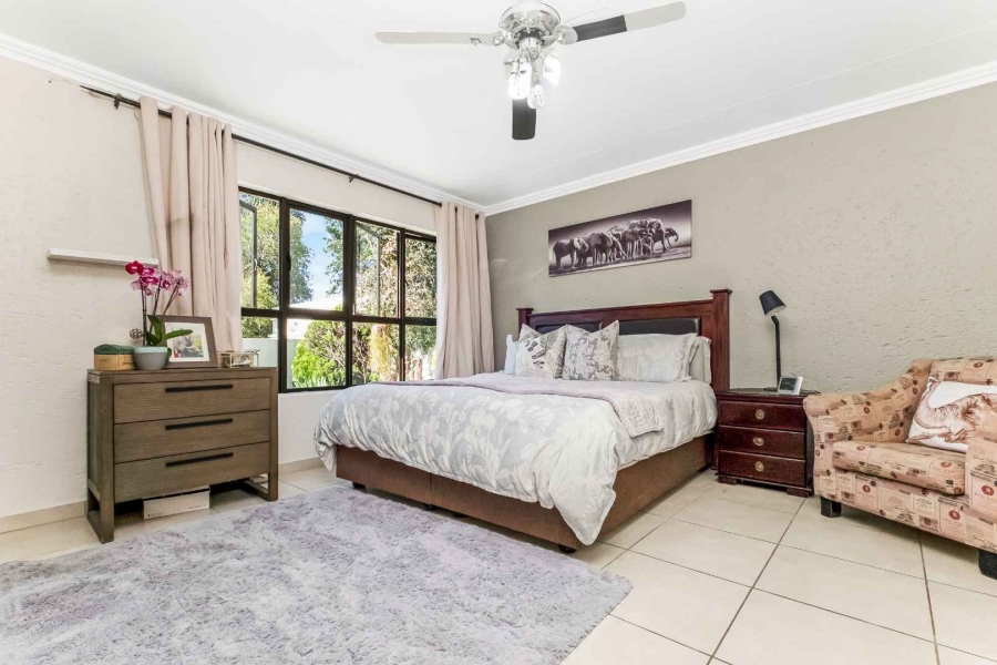 4 Bedroom Property for Sale in Lonehill Gauteng
