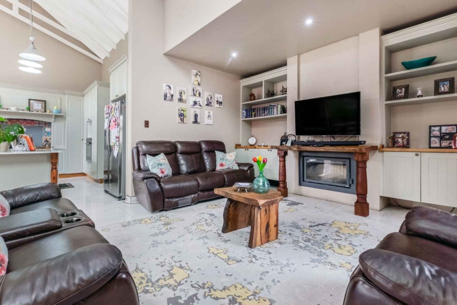 3 Bedroom Property for Sale in Copperleaf Estate Gauteng