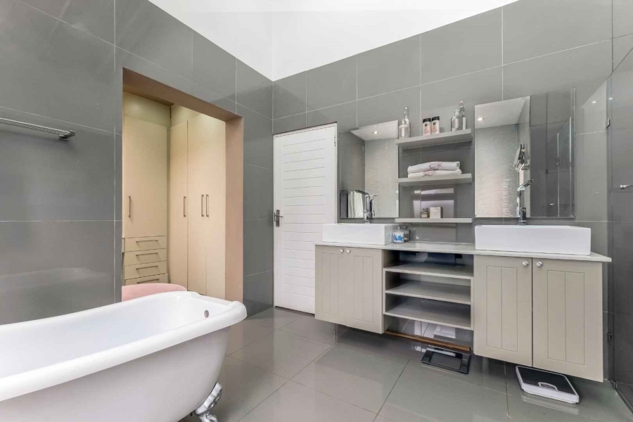 3 Bedroom Property for Sale in Copperleaf Estate Gauteng