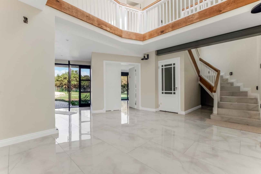 8 Bedroom Property for Sale in Beaulieu Gauteng