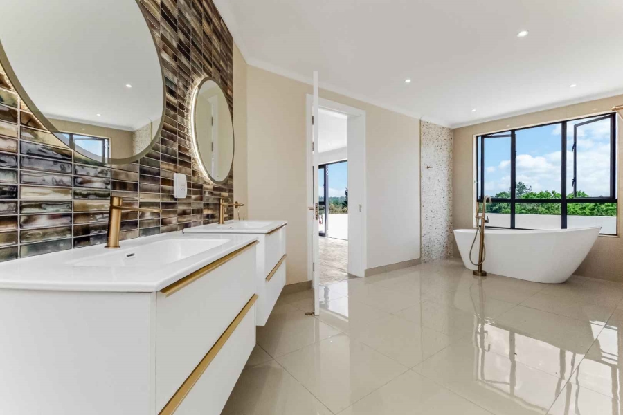 8 Bedroom Property for Sale in Beaulieu Gauteng